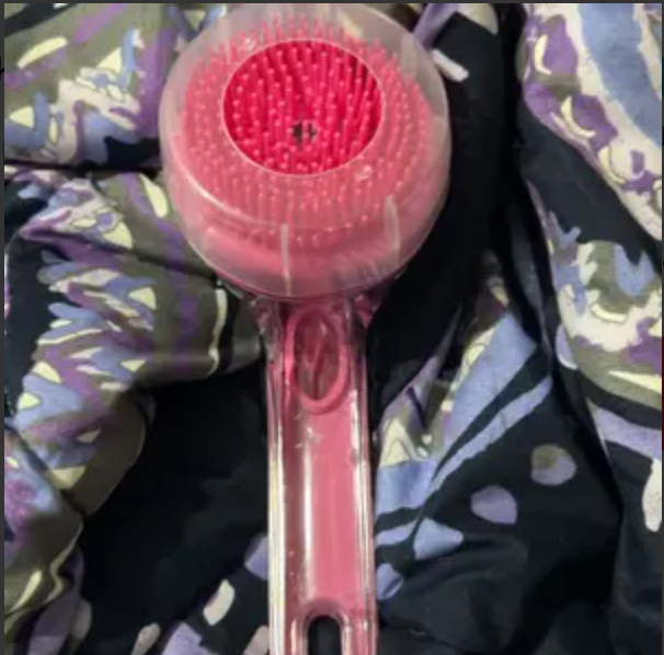 Close-up of the pink PawSuds brush bristles